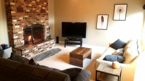 Spacious Home with Sauna and Views 2BD 2BTH